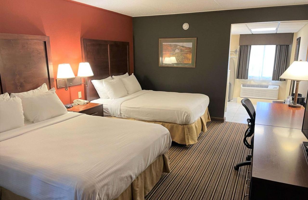 Crossroads Hotel & Event Center Fort Dodge Bagian luar foto