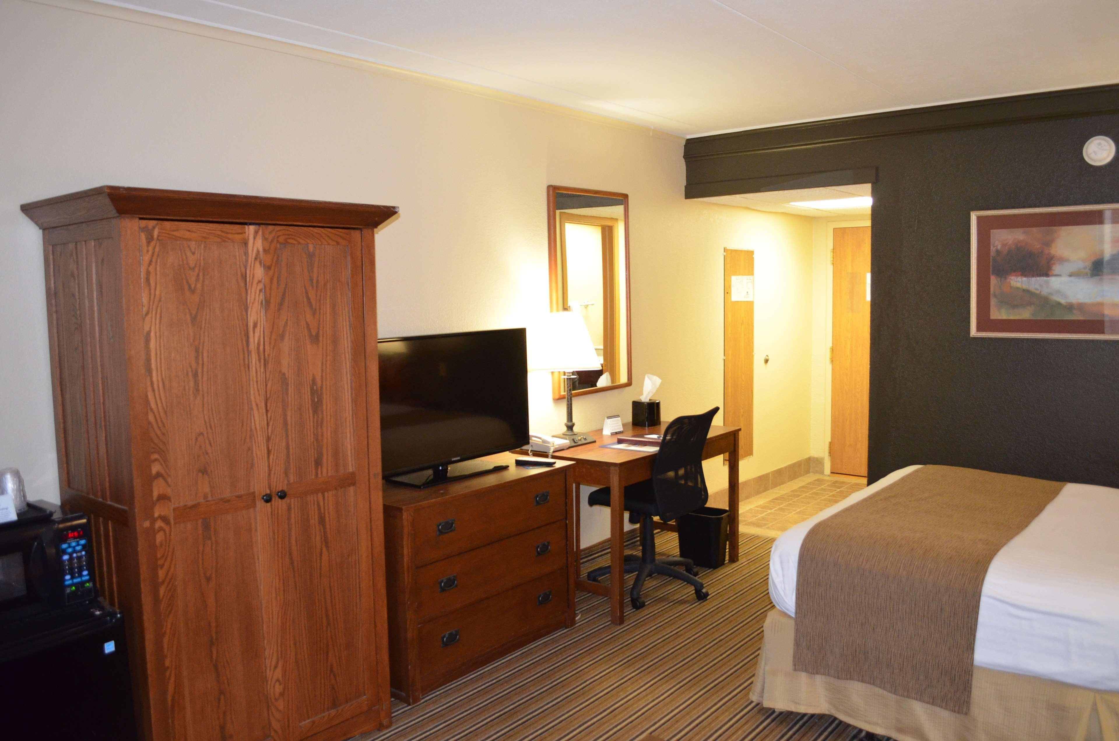Crossroads Hotel & Event Center Fort Dodge Bagian luar foto