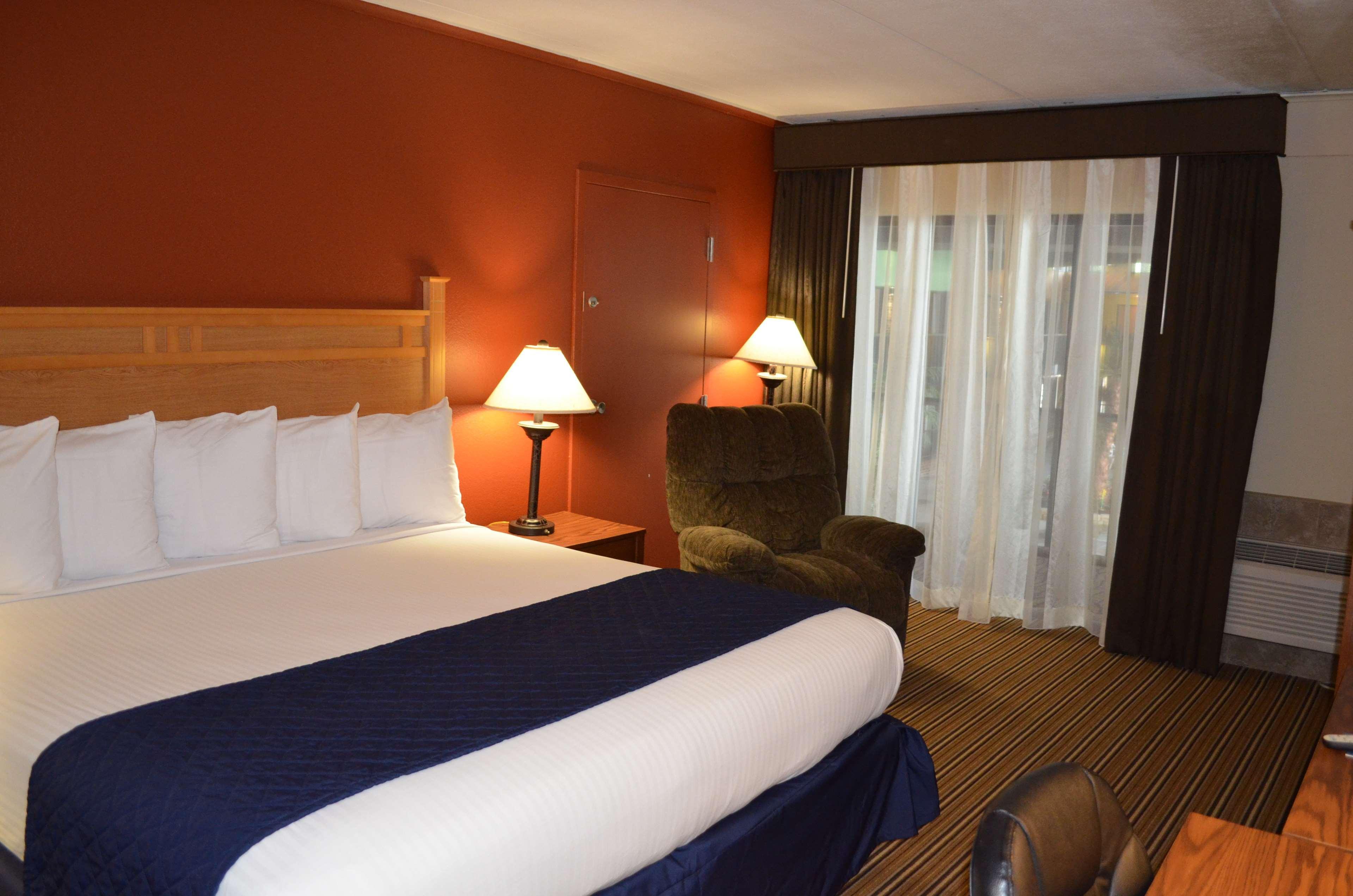 Crossroads Hotel & Event Center Fort Dodge Bagian luar foto