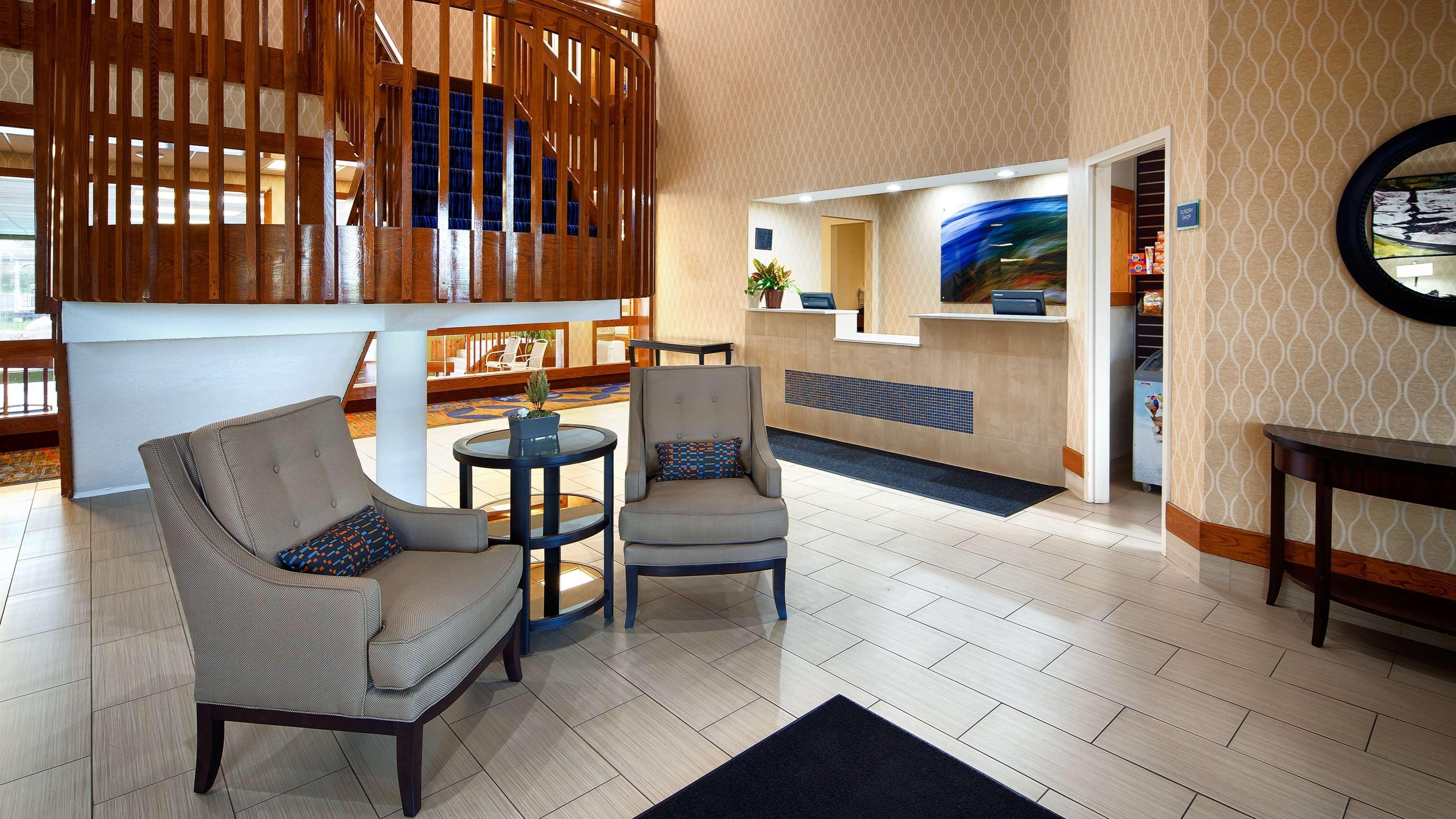 Crossroads Hotel & Event Center Fort Dodge Bagian luar foto