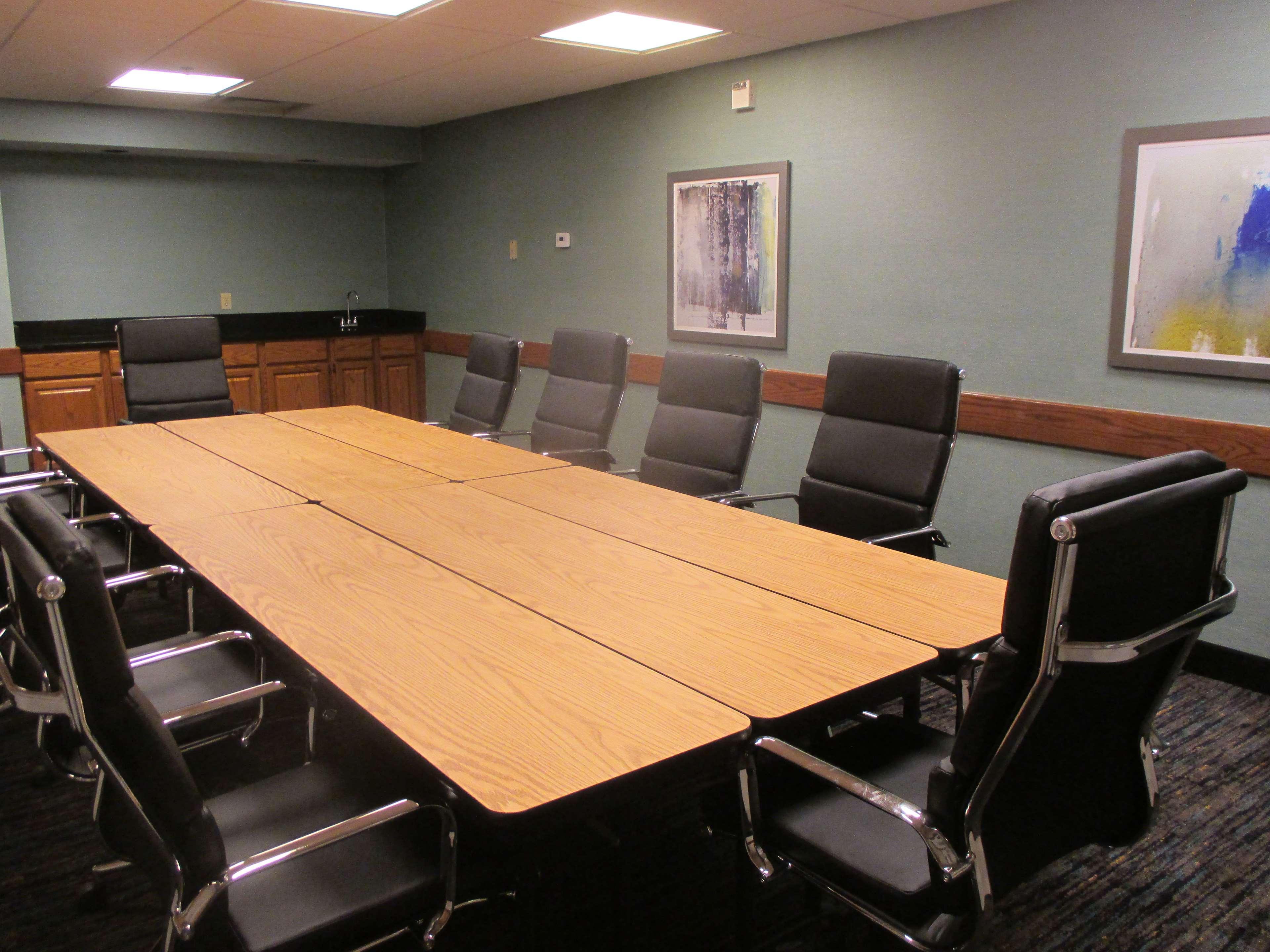 Crossroads Hotel & Event Center Fort Dodge Bagian luar foto
