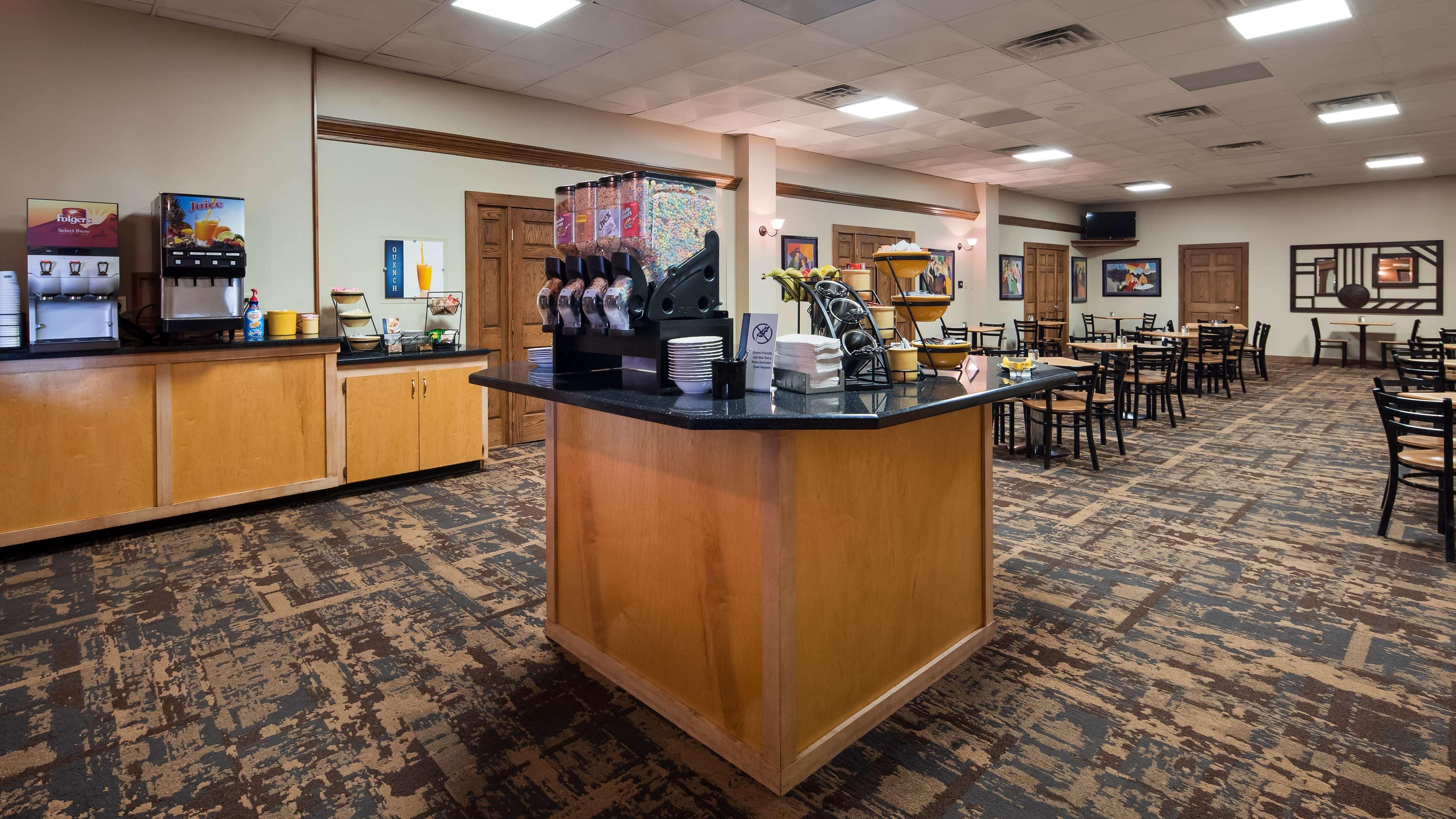 Crossroads Hotel & Event Center Fort Dodge Bagian luar foto