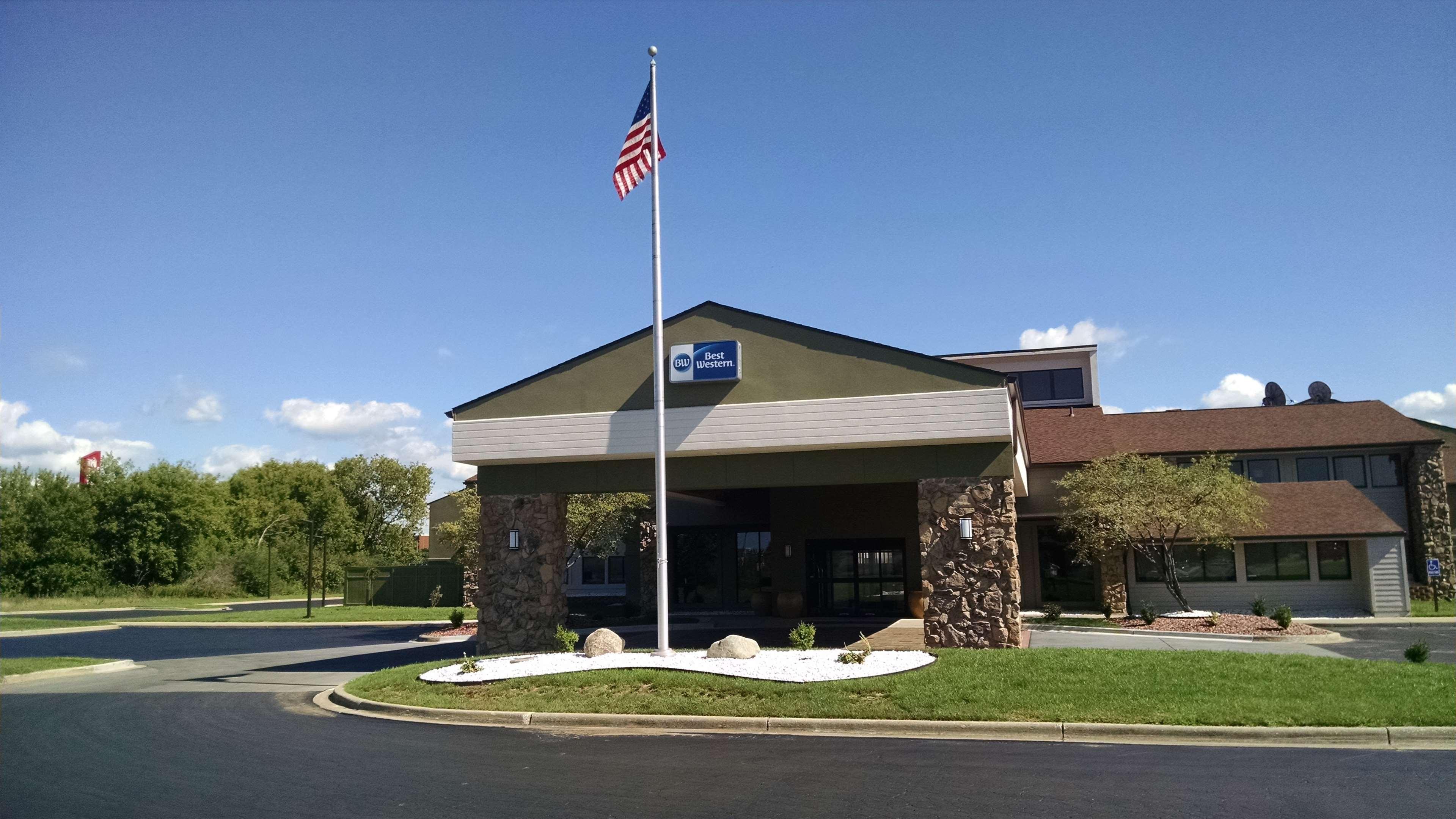 Crossroads Hotel & Event Center Fort Dodge Bagian luar foto