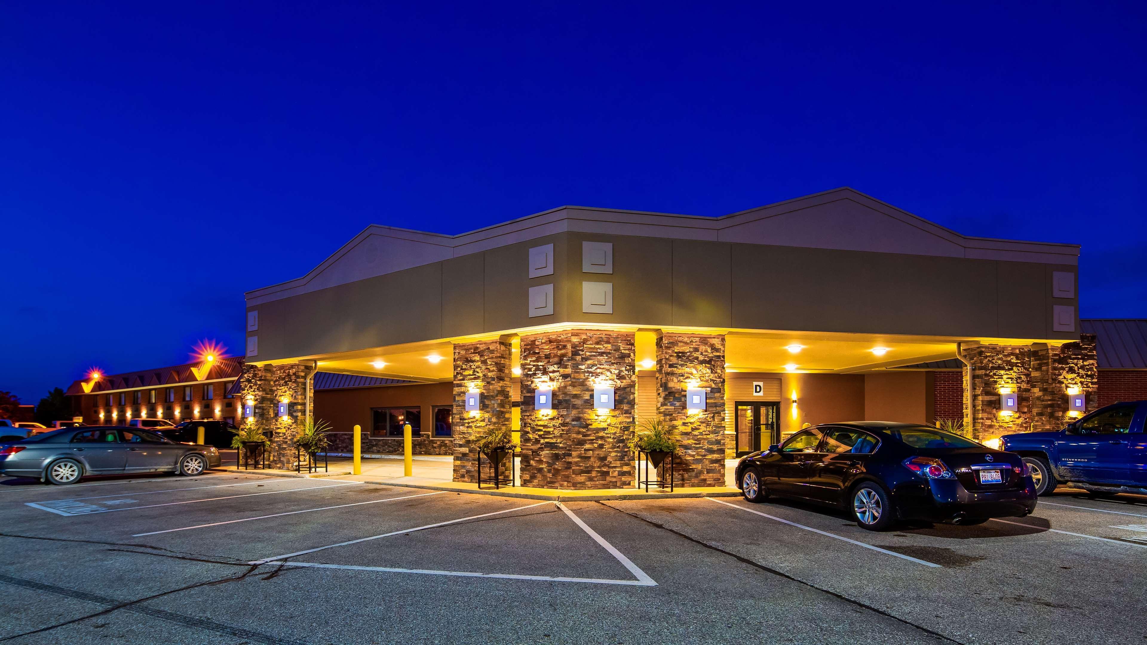 Crossroads Hotel & Event Center Fort Dodge Bagian luar foto